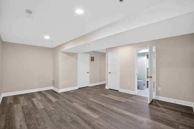 Building Photo - 2736 Albermarle Pl