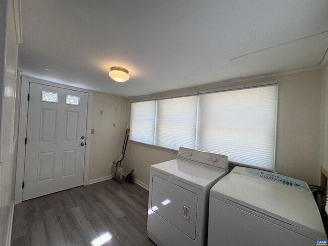 Building Photo - 704 Druid Ave