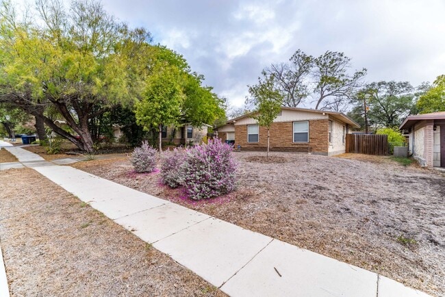 Building Photo - 3-BEDROOM HOME IN RIDGEVIEW, NORTH EAST ISD