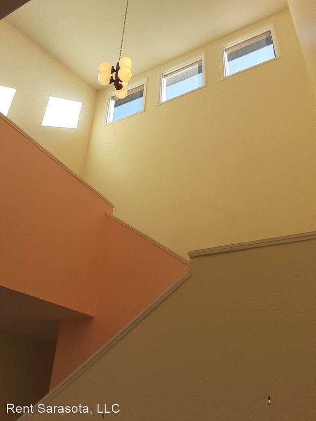 Building Photo - 3 br, 2.5 bath House - 4477 Sandner Dr.