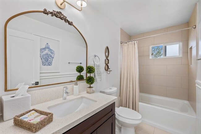 Building Photo - Open Concept 3 Bedroom, 2 Bath Craftsman H...