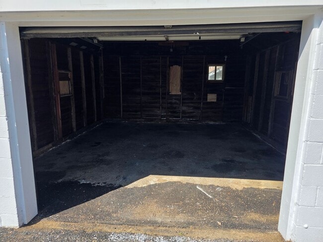 Building Photo - 19 Champlain Ave