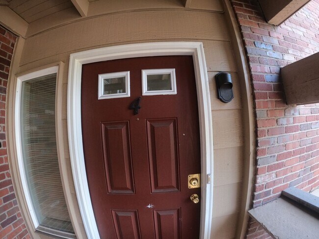 Building Photo - Affordable Condo in Martin Acres, No pet rent