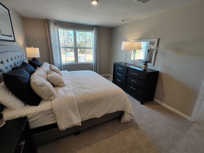 Building Photo - 104 Filly Ln