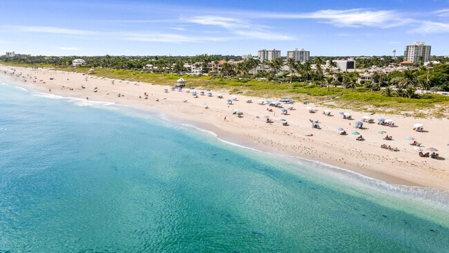 Building Photo - 100 Venetian Dr