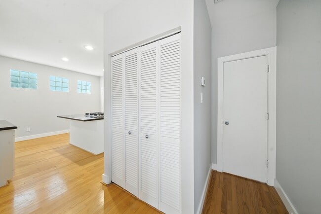 Building Photo - 9709 Riddlewood Ln