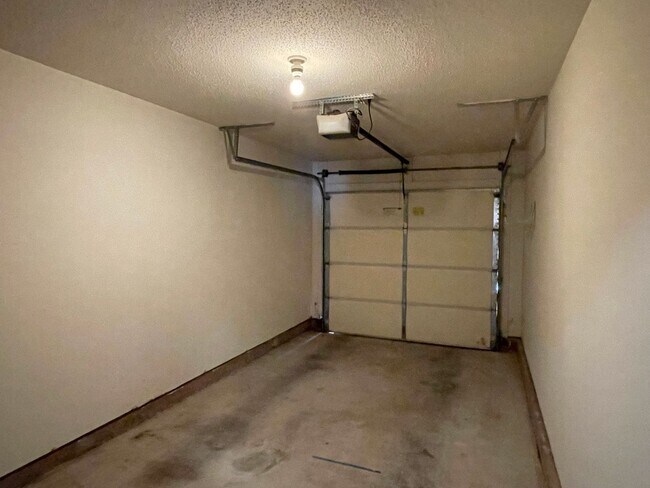 Building Photo - 1160 Parsons Pl