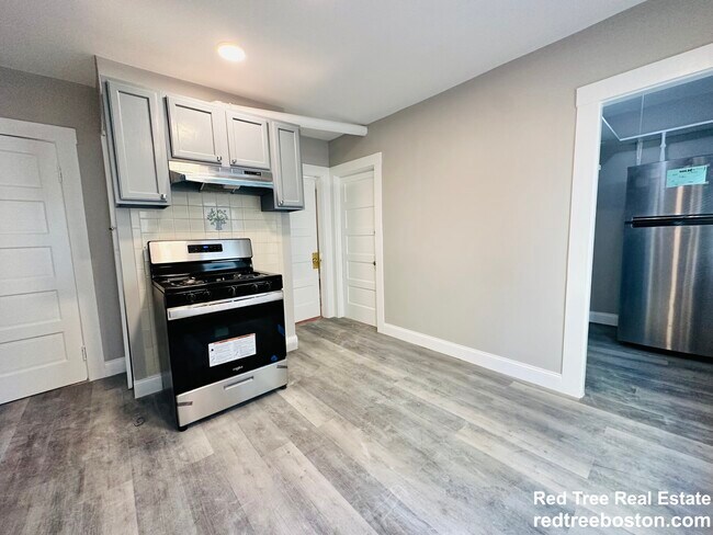 Building Photo - 6 Mortimer Pl