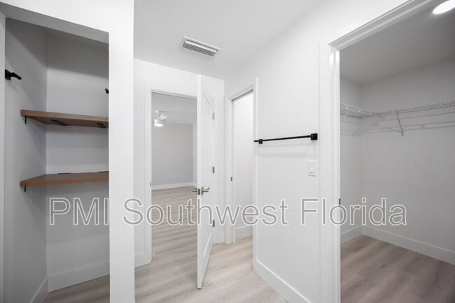 Building Photo - 5039 N Beach Rd