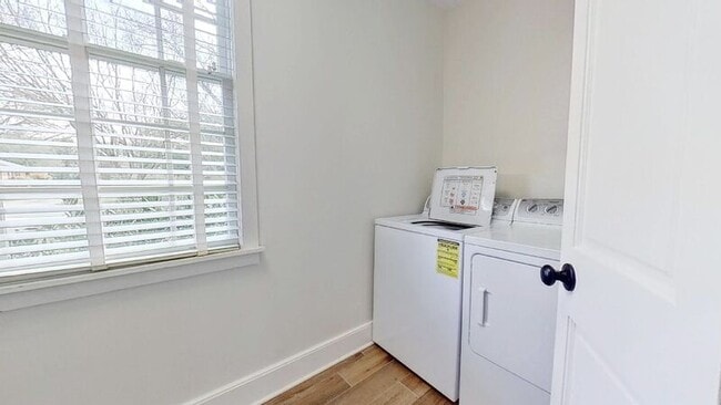 Building Photo - 1310 Ferncliff Rd