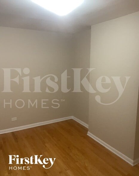 Building Photo - 14340 Kenwood Ave