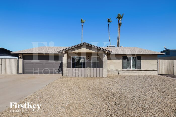 Primary Photo - 3526 W Voltaire Ave