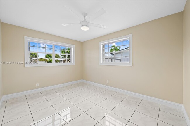Building Photo - 1656 W 80th St