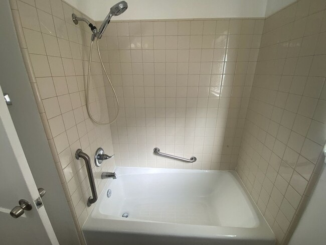 Building Photo - Three bedroom home in Lakewood now available!