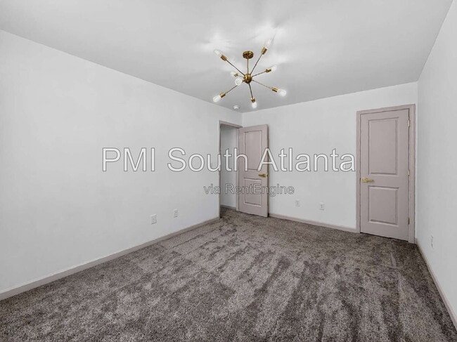 Building Photo - 4925 Lower Elm St
