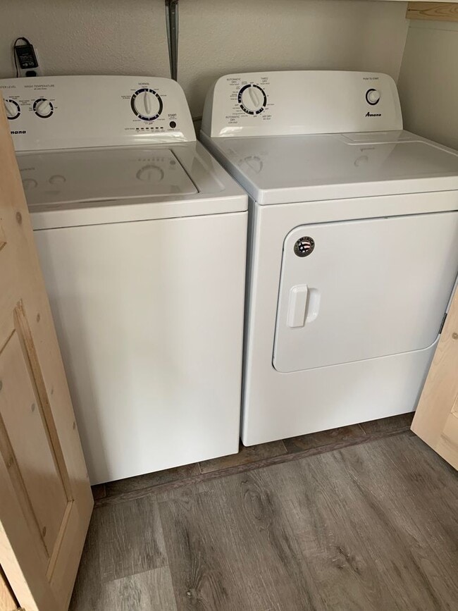 Building Photo - Updated Home in Oldmill