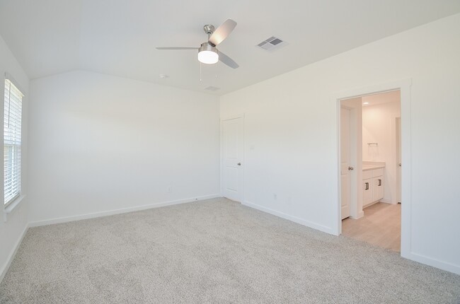 Building Photo - 7831 Sanremo Dr