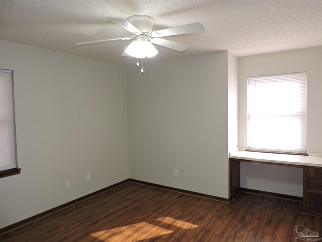 Building Photo - 3480 Blueridge Dr