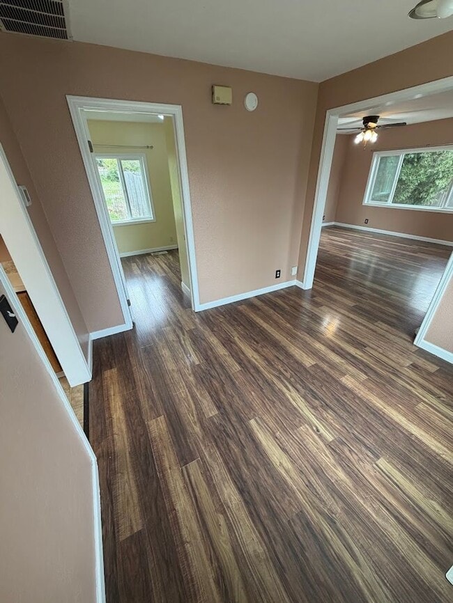 Building Photo - 3831 Duplex Ct SE