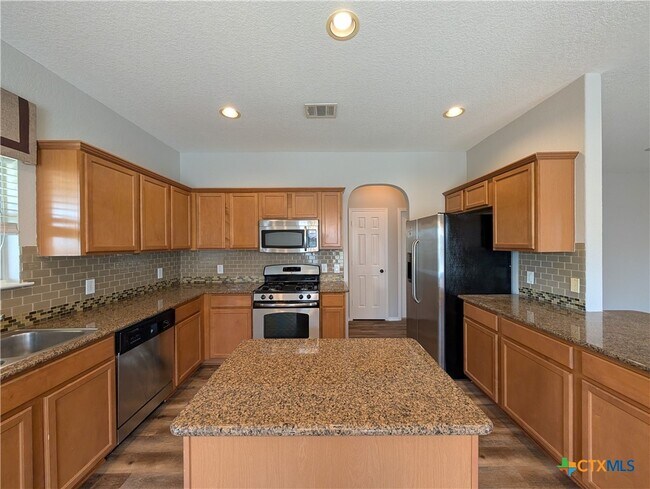 Building Photo - 2937 Post Oak Cir