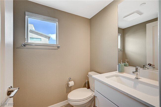 Building Photo - 9864 Kings Glen St