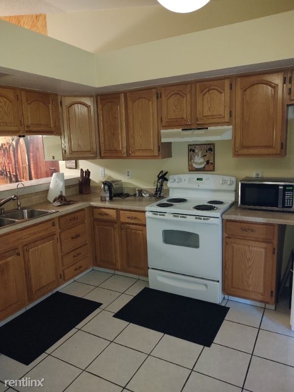 Building Photo - 1371 Di Blasi Dr