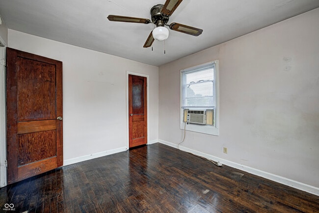 Building Photo - 5376 W 10th St