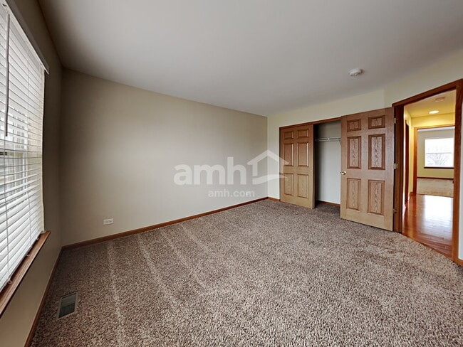 Building Photo - 255 Springwood Dr