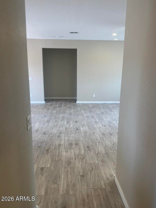 Building Photo - 15235 S Country Club Dr