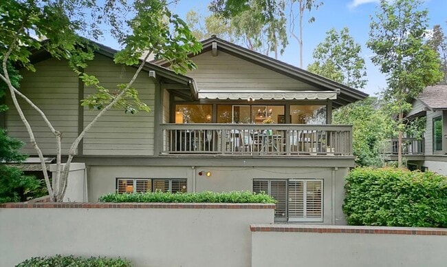 Building Photo - 14 Lago Norte