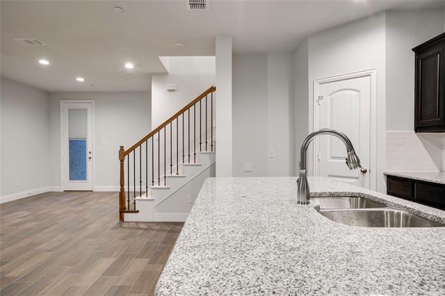 Building Photo - 5548 Crawford Dr