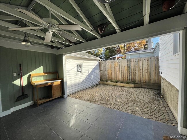 Building Photo - 1103 Mclean Ave