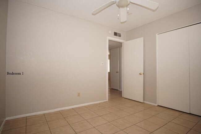 Building Photo - 11212 Wharf Cove Dr