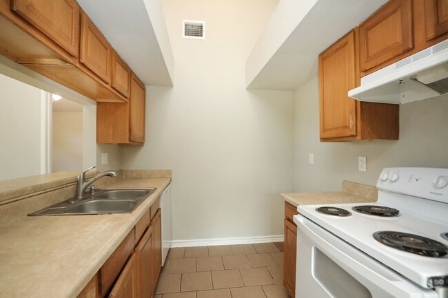 Building Photo - 24218 Jumping Jay Dr