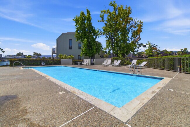 Building Photo - 101 Shorebird Cir