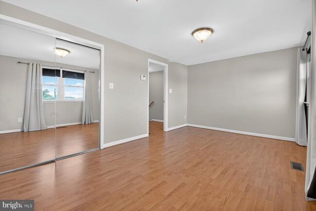 Building Photo - 643 47th St