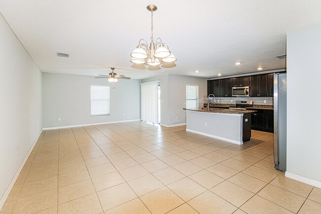 Building Photo - 6519 Redbay Dr