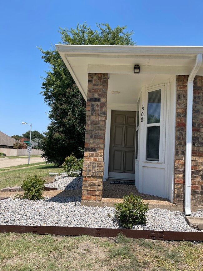 Building Photo - 1508 Nest Pl
