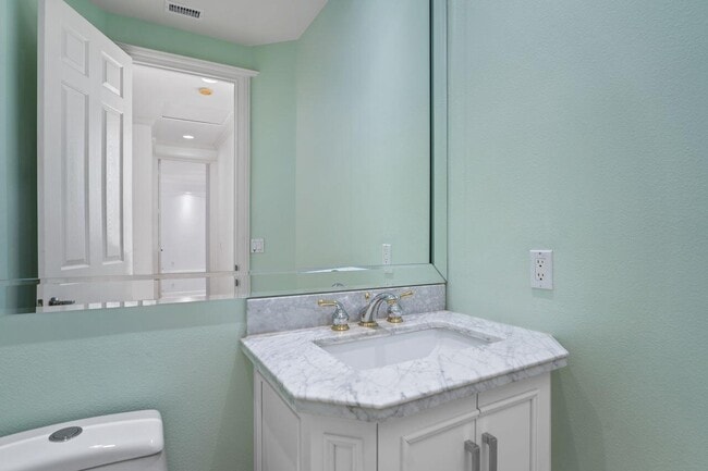 Building Photo - 50665 Spyglass Hill Dr