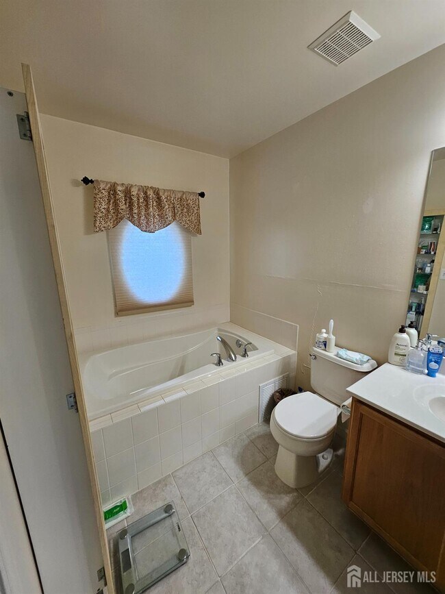 Building Photo - 12 Jensen Court