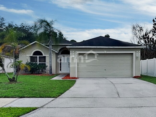 Building Photo - 16560 Corner Lake Dr