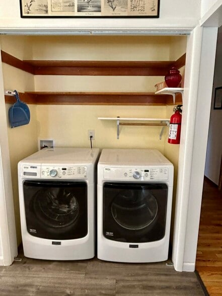 Building Photo - 302 N 37th Ave