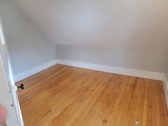 Building Photo - 30 Thayer Pl