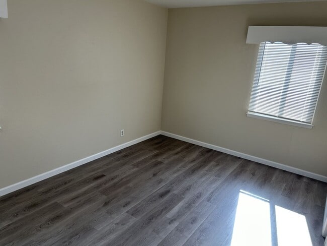 Building Photo - Remodeled 3 Bedroom, 2 Bath Home