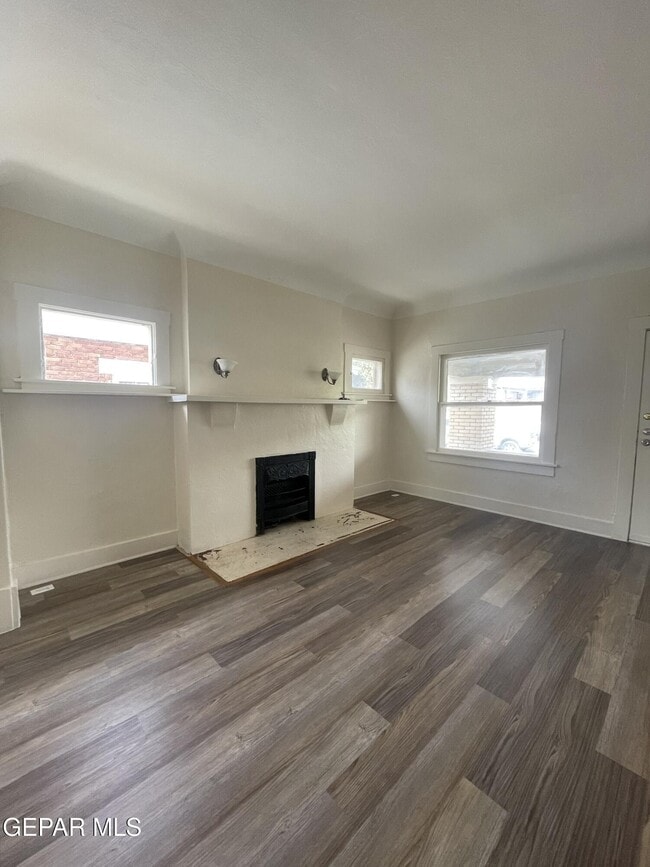 Building Photo - 3720 Chester Ave