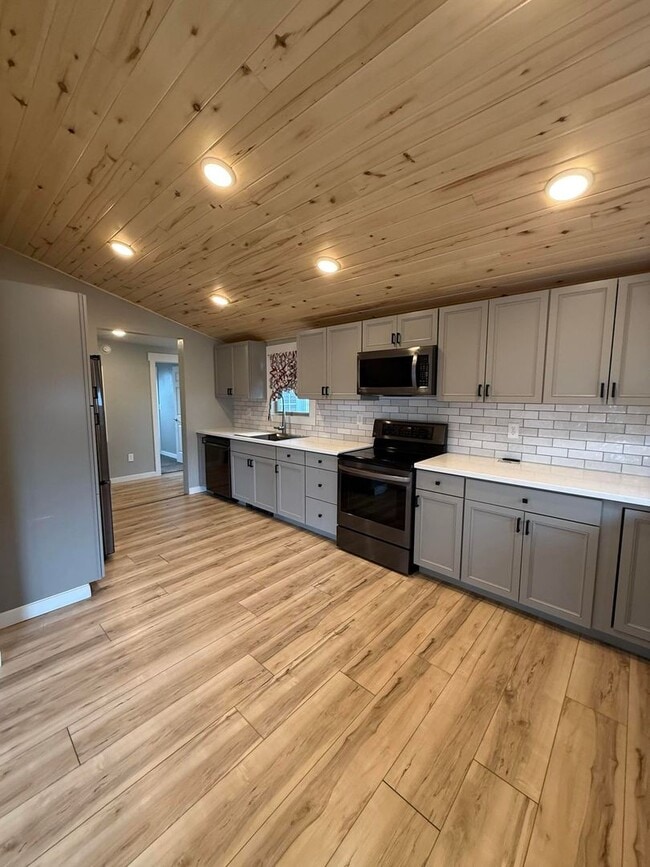 Building Photo - Stunning 5-Bedroom Home located in Butte MT