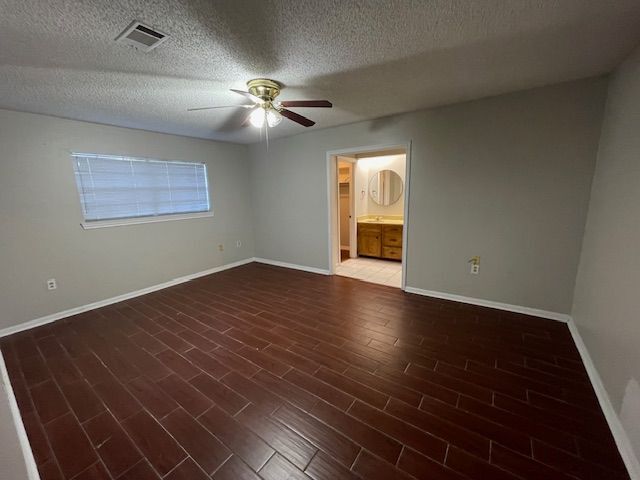 Building Photo - 15016 Lynbrook Dr