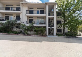 Building Photo - 2209 Hancock Dr