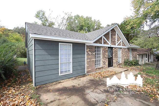 Building Photo - 5169 Braden Dr