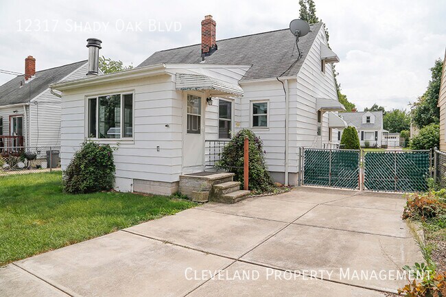 Building Photo - Updated Garfield Hts Bungalow